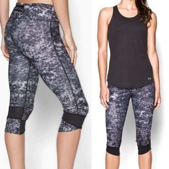M UNDER ARMOUR FLY BY COMPRESSION BLACK GRAY RUNNING YOGA CAPRI LEGGINGS medium - Picture 1 of 9